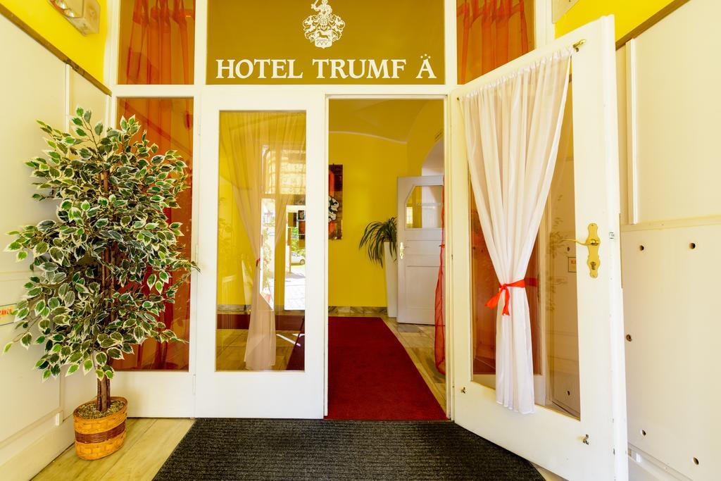 מלאדה בולסלאב Hotel Trumf מראה חיצוני תמונה